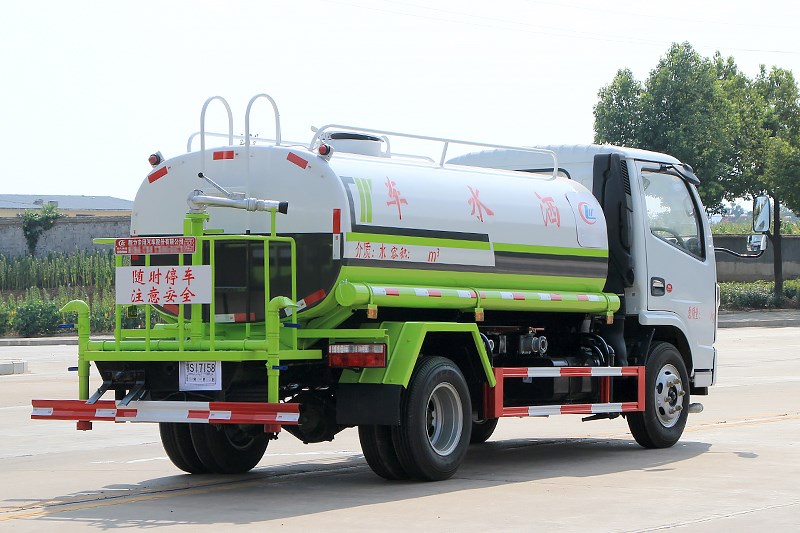 國六東風小多利卡5噸灑水車