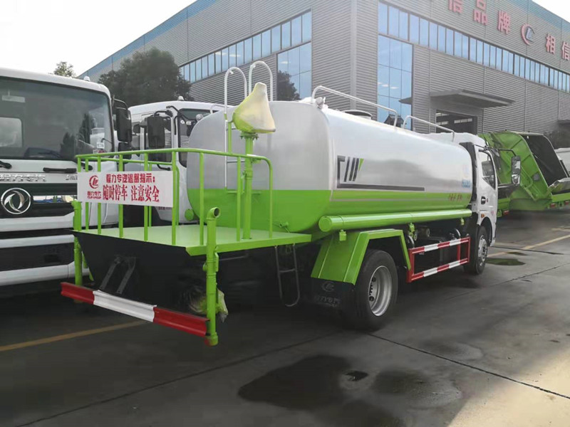 國六東風(fēng)凱普特五方灑水車