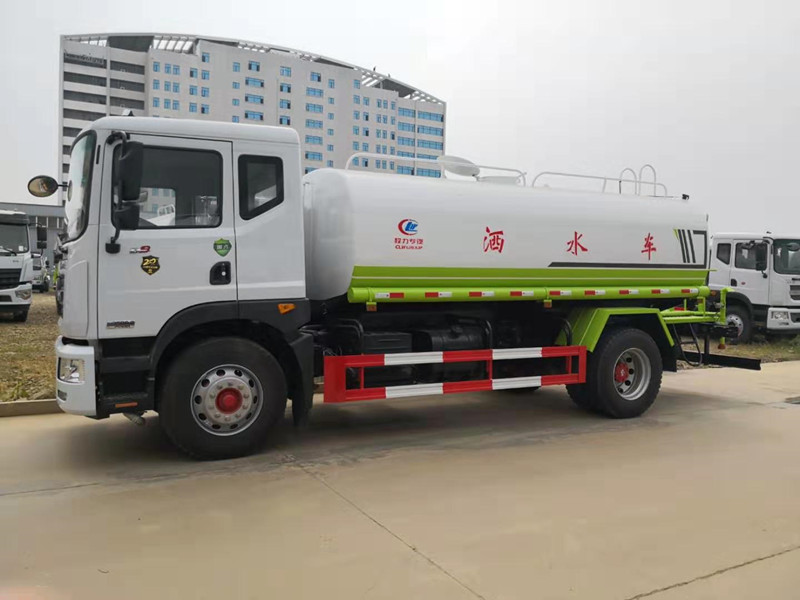 國六東風大多利卡D9 15方灑水車